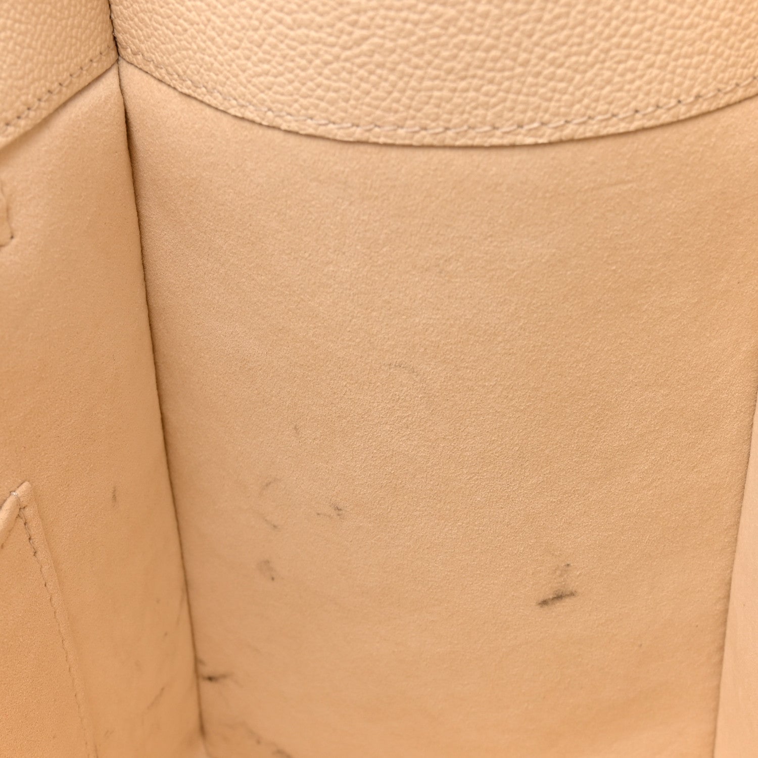 Louis Vuitton Empreinte Monogram Giant Onthego PM Cream Beige 15 of 17