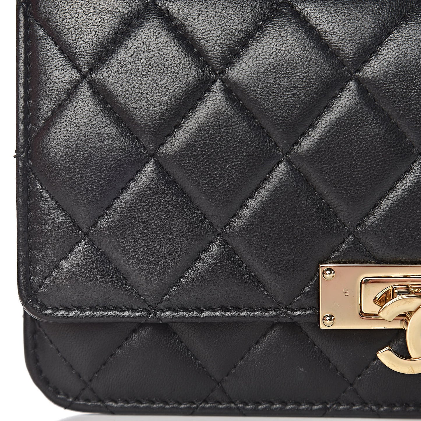 Lambskin Quilted Golden Class Wallet on Chain WOC Black