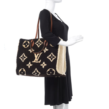 Louis Vuitton Shearling Monogram Giant Teddy Onthego GM Black White 2 of 9