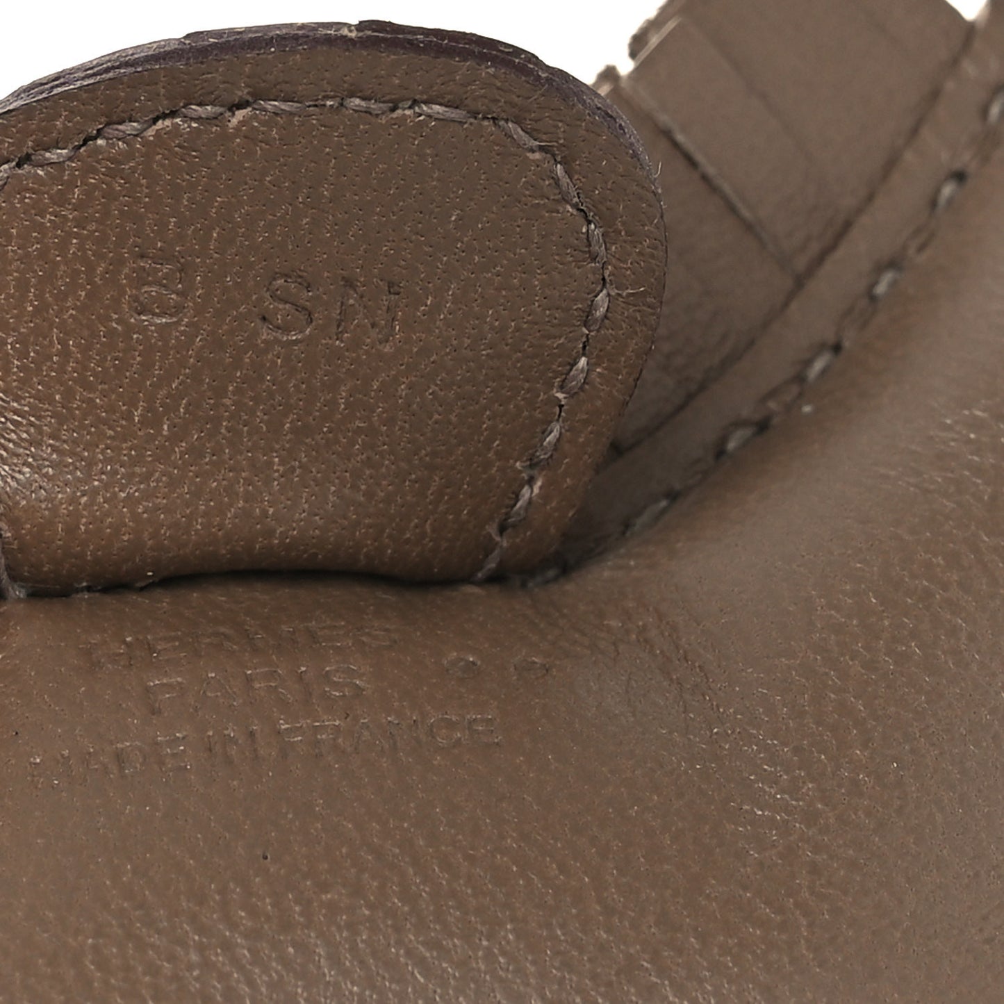 Milo Lambskin Matte Niloticus Crocodile Himalaya Touch Grigri Rodeo Horse Bag Charm PM Etoupe White