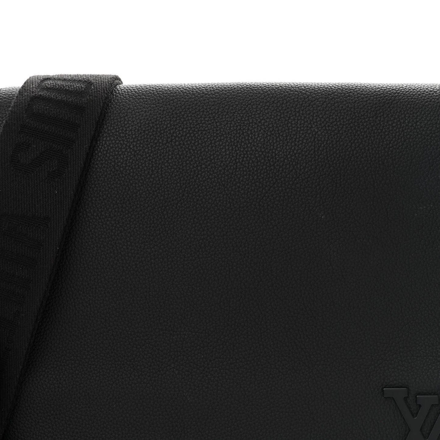 Calfskin Aerogram Takeoff Messenger Black