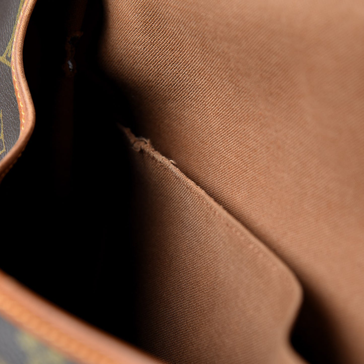 Monogram Saumur 43