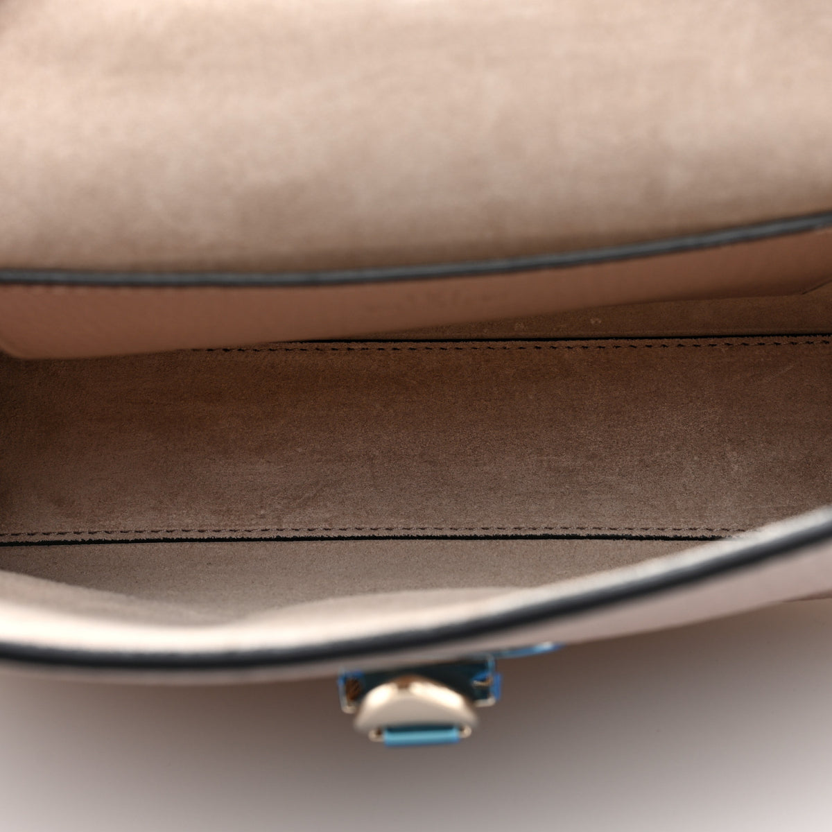 Pebbled Calfskin Medium Rockstud Flip Lock Crossbody Bag Poudre