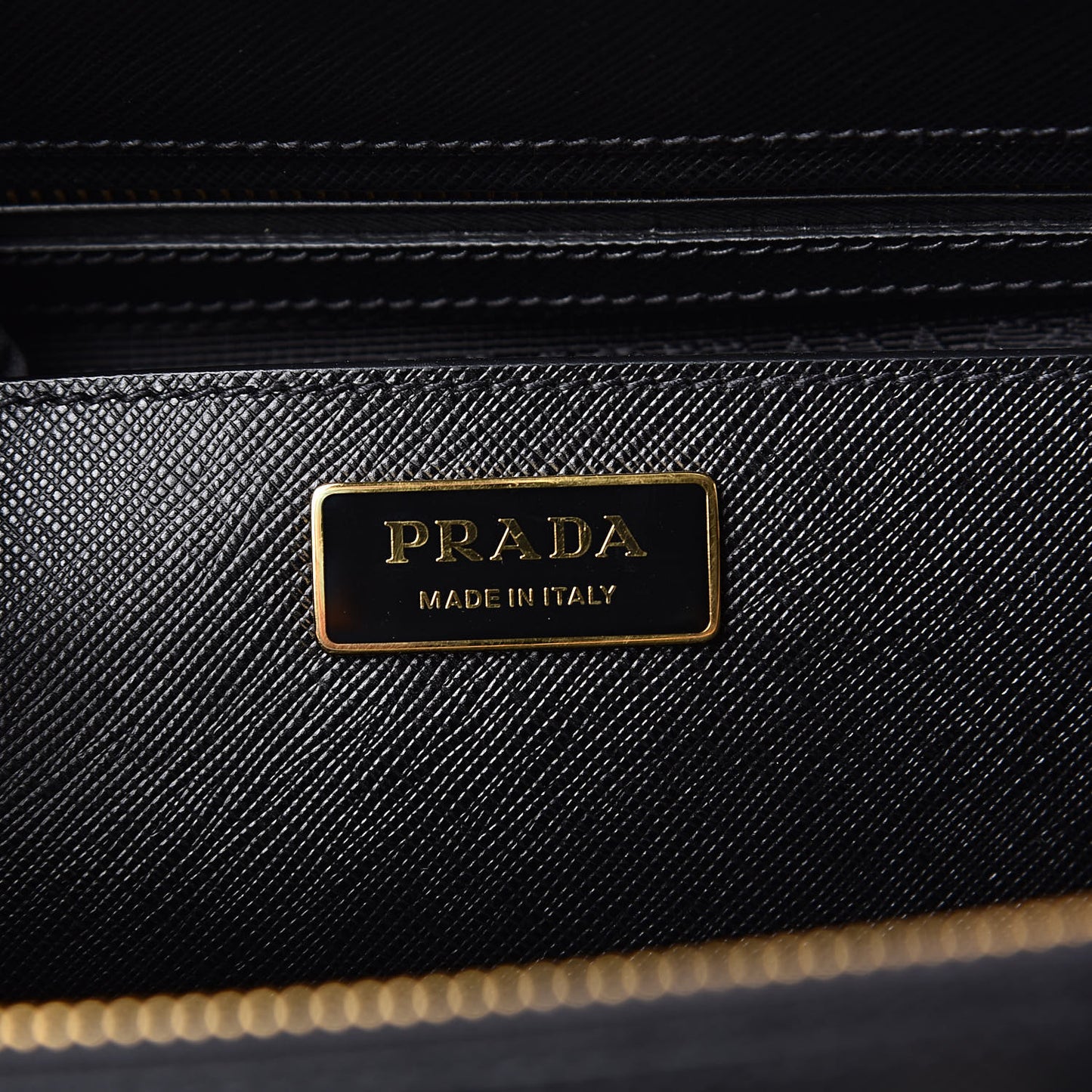 Saffiano Medium Galleria Double Zip Tote Black