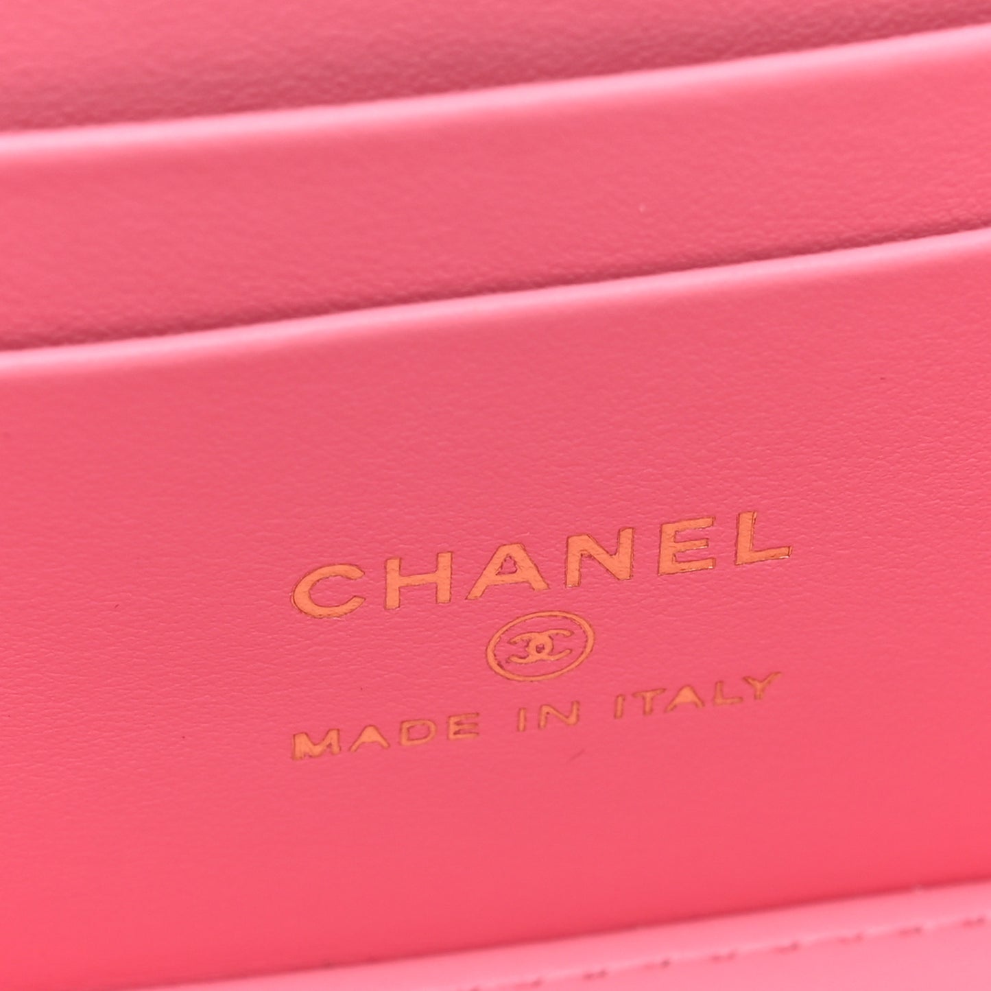 Caviar Quilted Small Vanity Case With Chain Pink