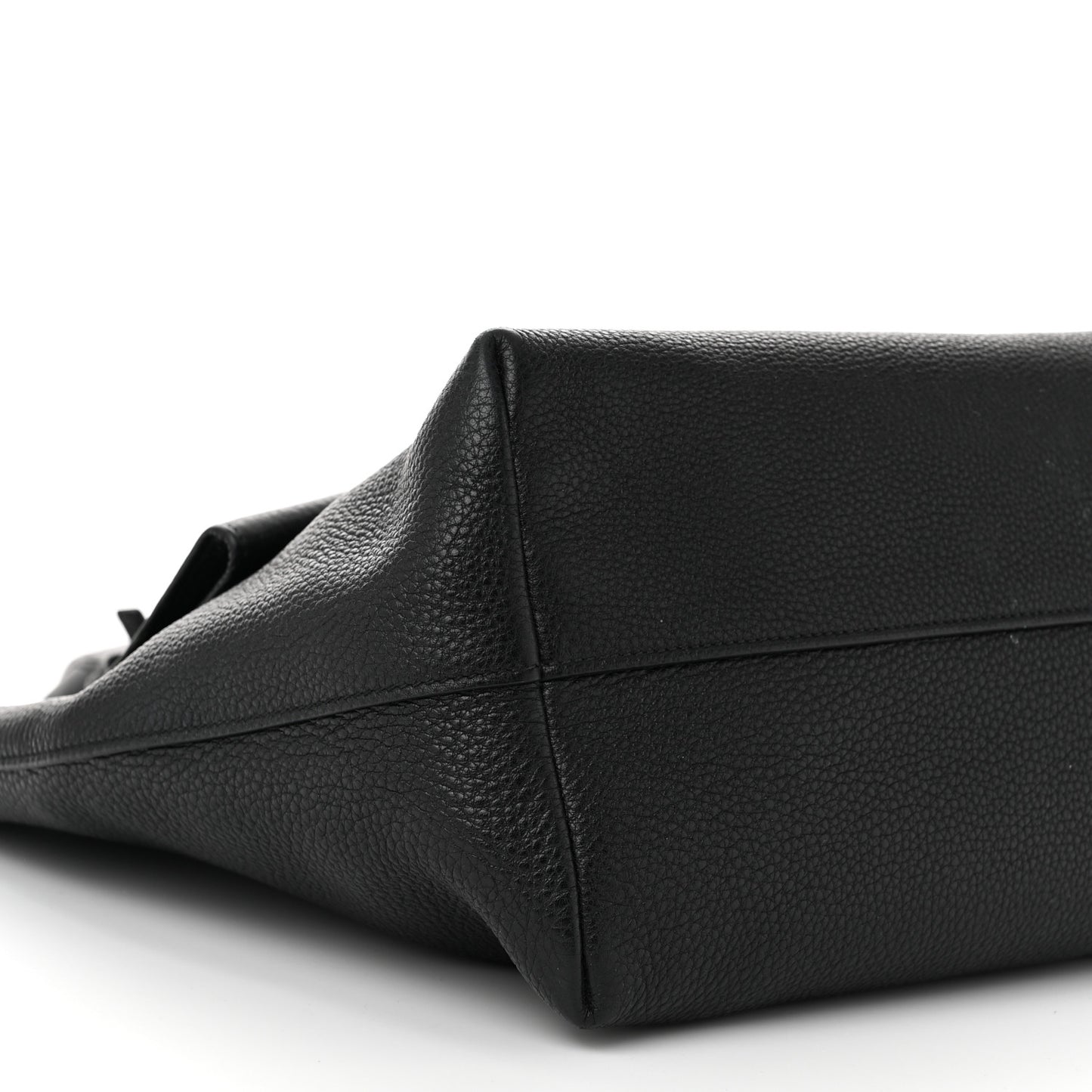 Vitello Daino Pocket Shopping Tote Black