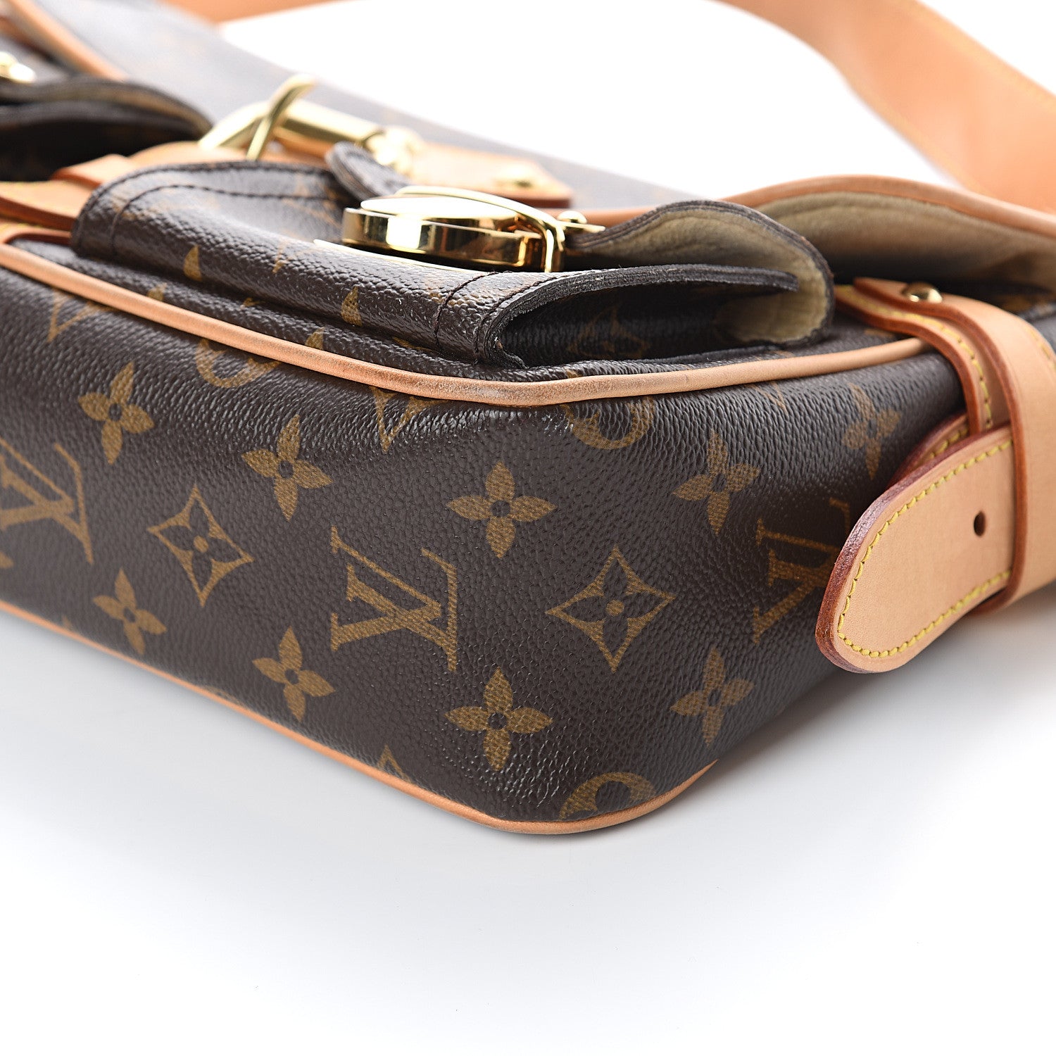 Louis Vuitton Monogram Hudson PM 8 of 8