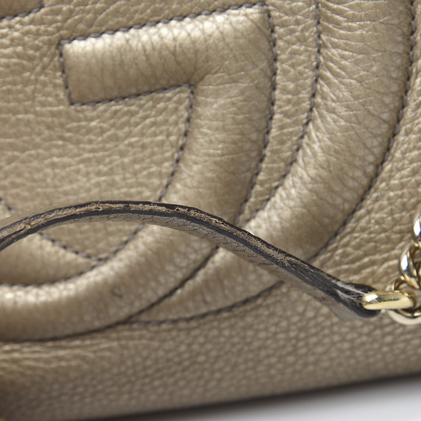 Metallic Pebbled Calfskin Medium Soho Chain Shoulder Bag Golden Beige