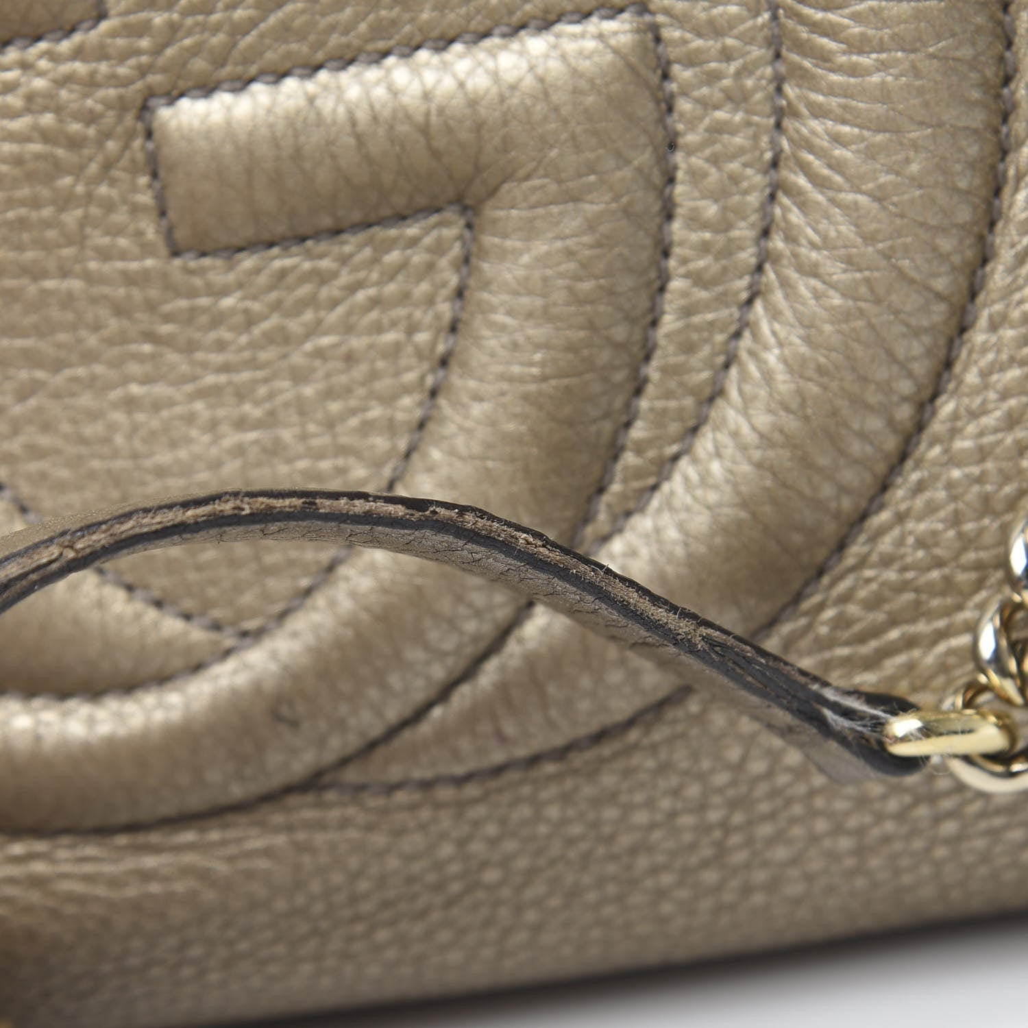 Gucci Metallic Pebbled Calfskin Medium Soho Chain Shoulder Bag Golden Beige 15 of 17