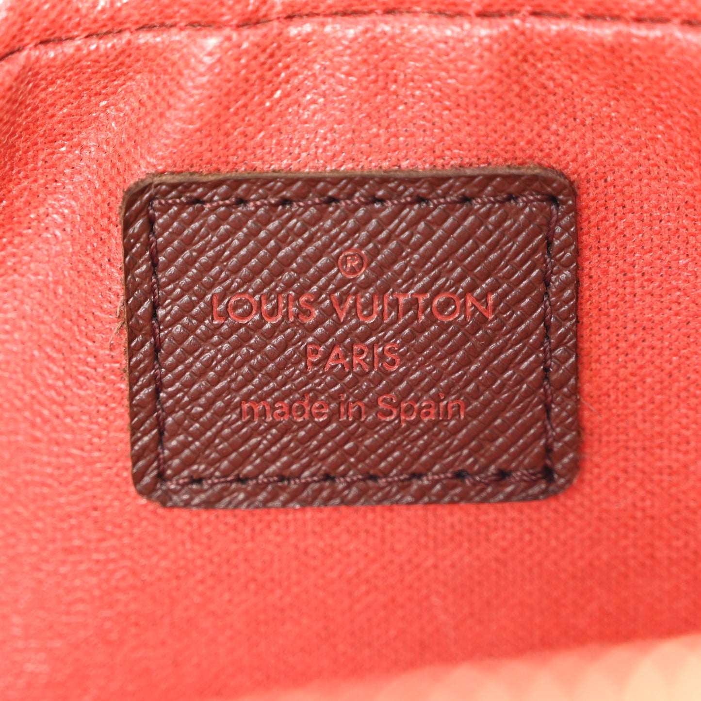 Damier Ebene Trousse Toilette 28