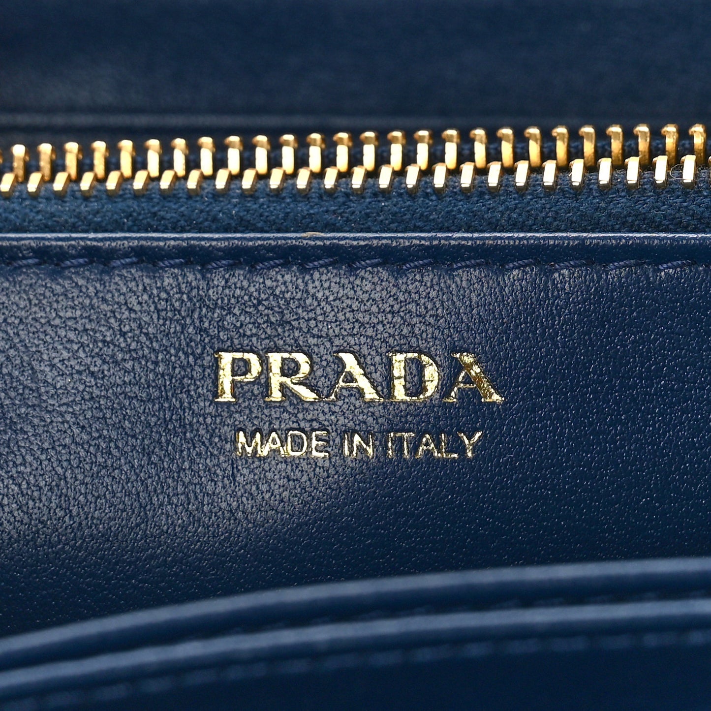Vitello Move Bi-Color Zip Around Wallet Astrale Bluette