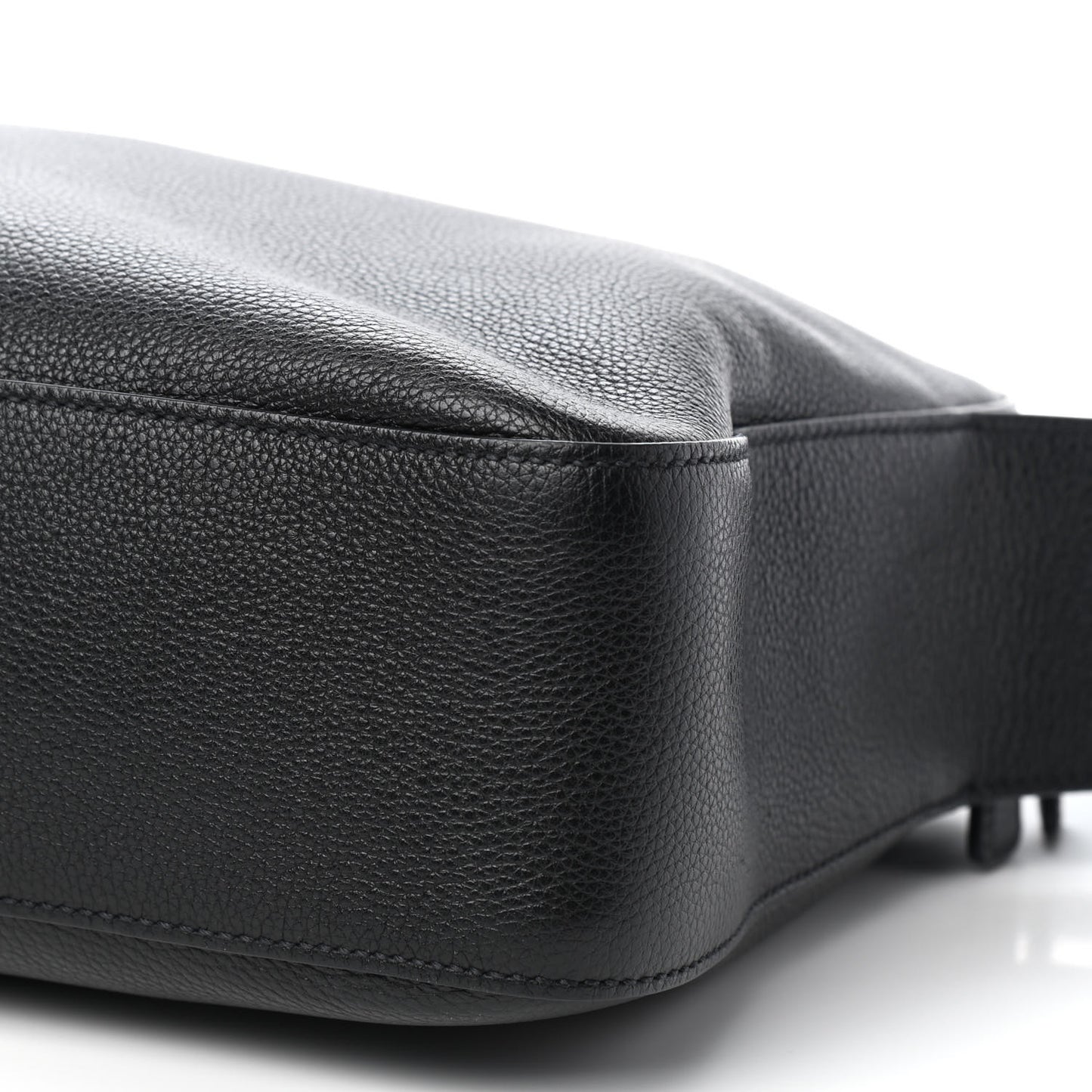 Vitello Daino Shoulder Bag Black
