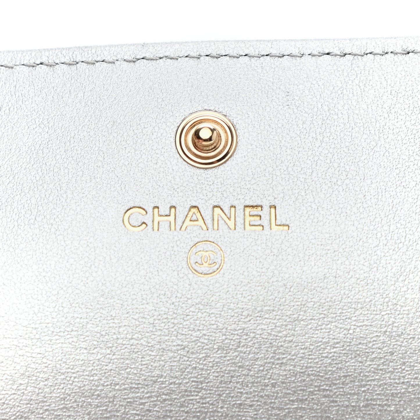 Metallic Goatskin Quilted Chanel 19 Flap Card Holder Silver