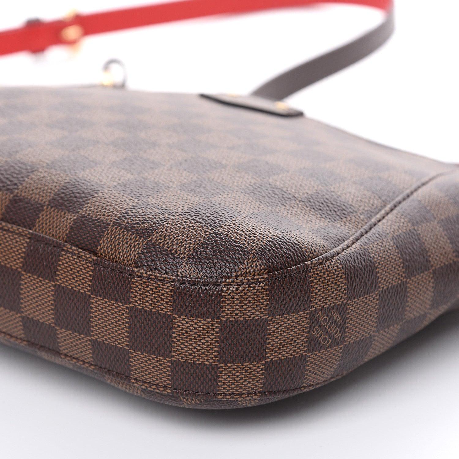 Louis Vuitton Damier Ebene South Bank Besace 9 of 9