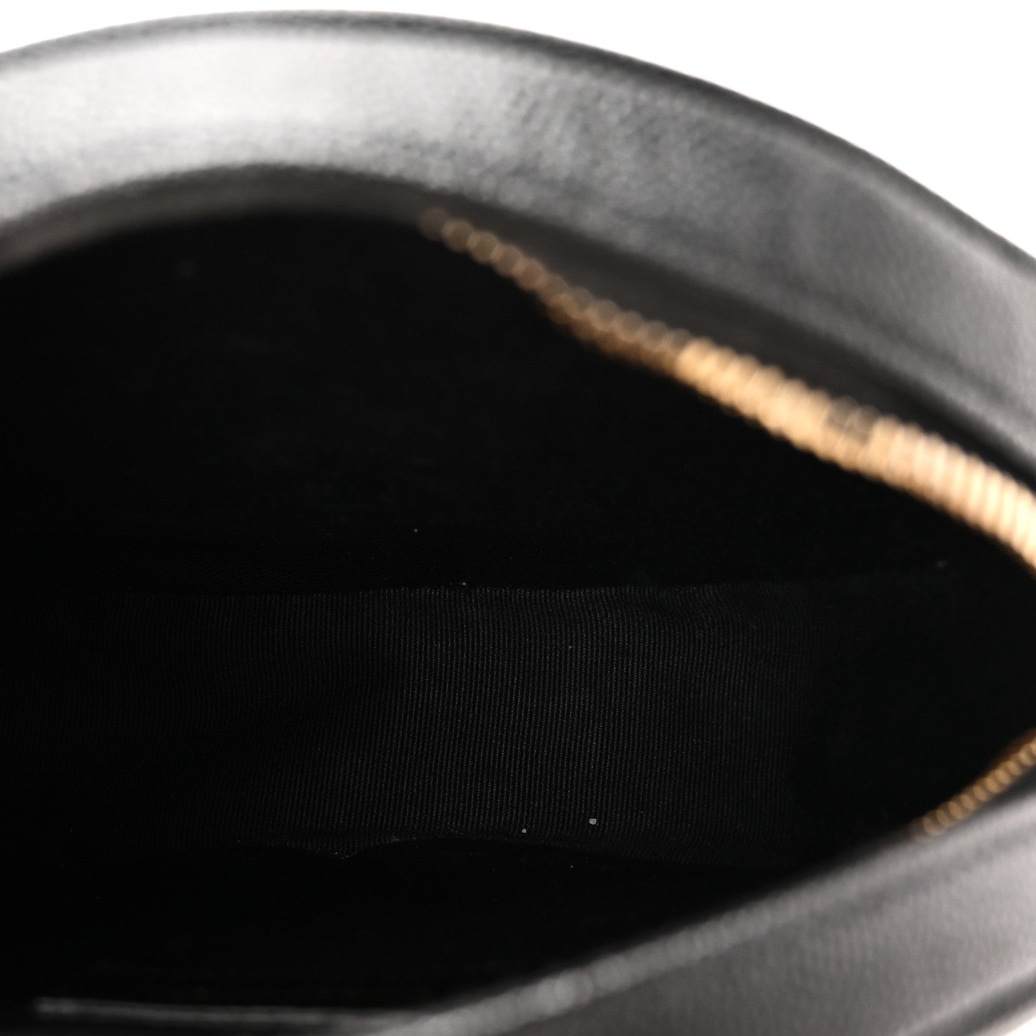 Saint Laurent Grain De Poudre Matelasse Chevron Quilted Round Vinyle Camera Bag Black 5 of 9