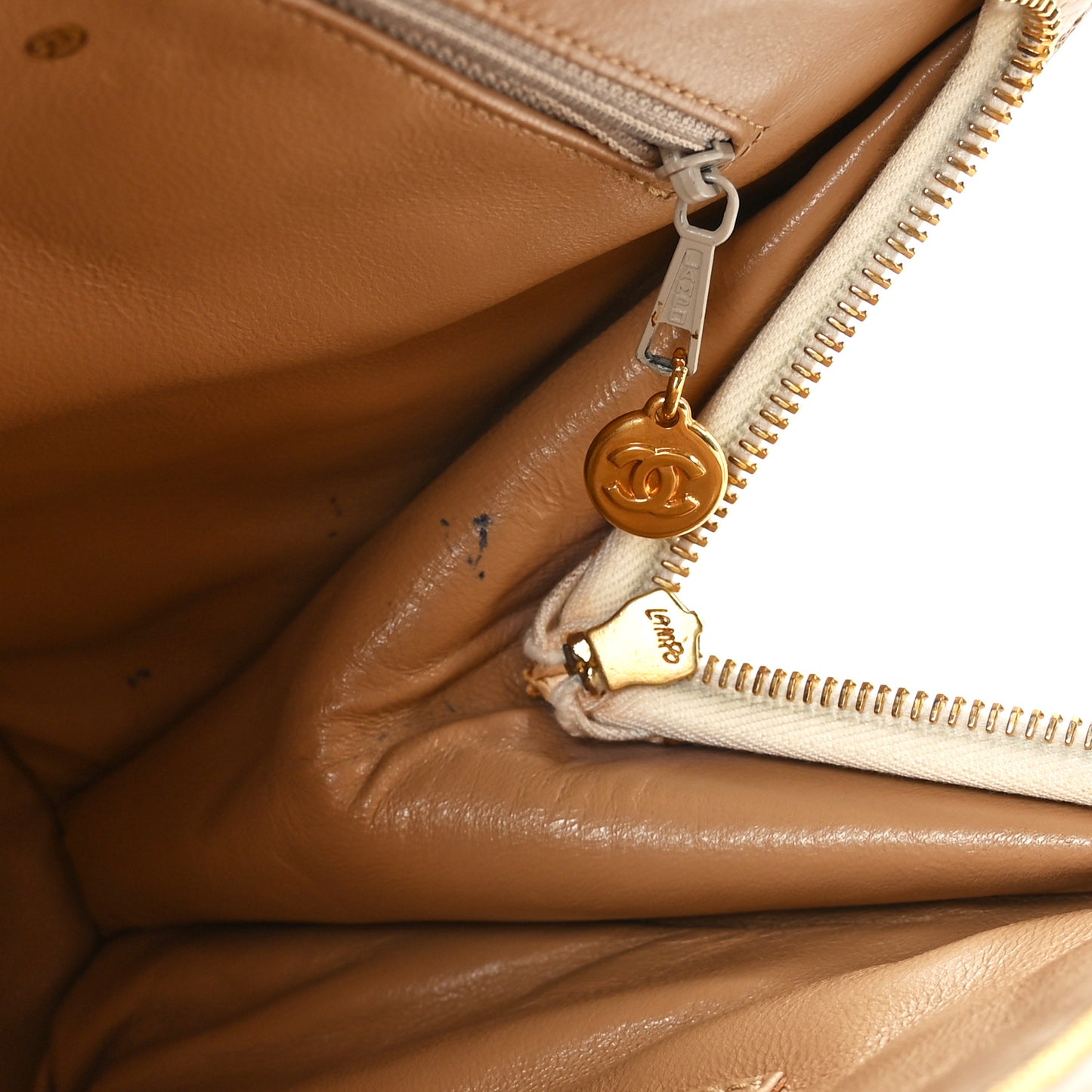 Caviar Quilted Shopping Tote Beige Clair