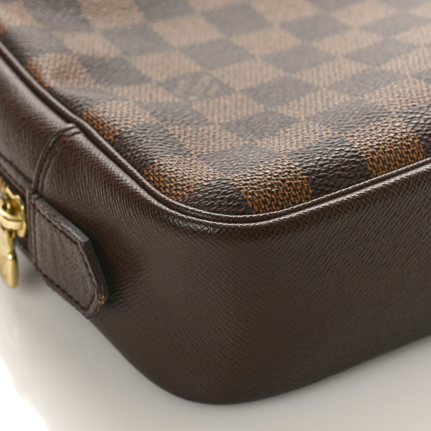 Damier Ebene Trousse Toilette 28