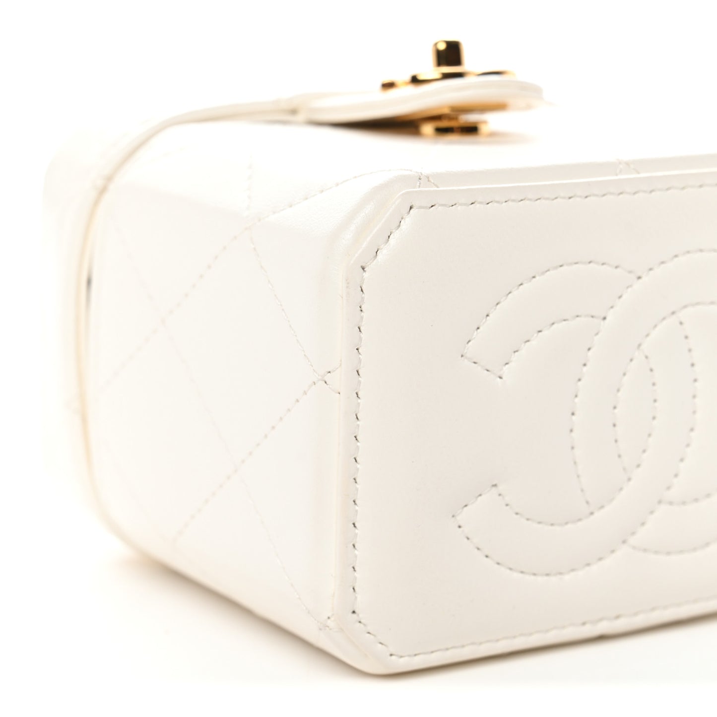 Lambskin Quilted Vanity Clutch With Chain White
