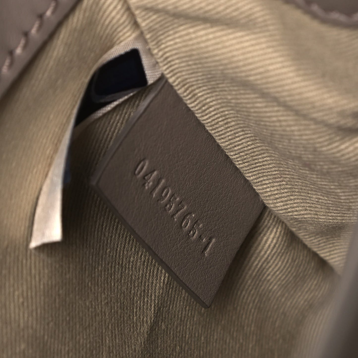 Calfskin Small C Double Carry Motty Grey