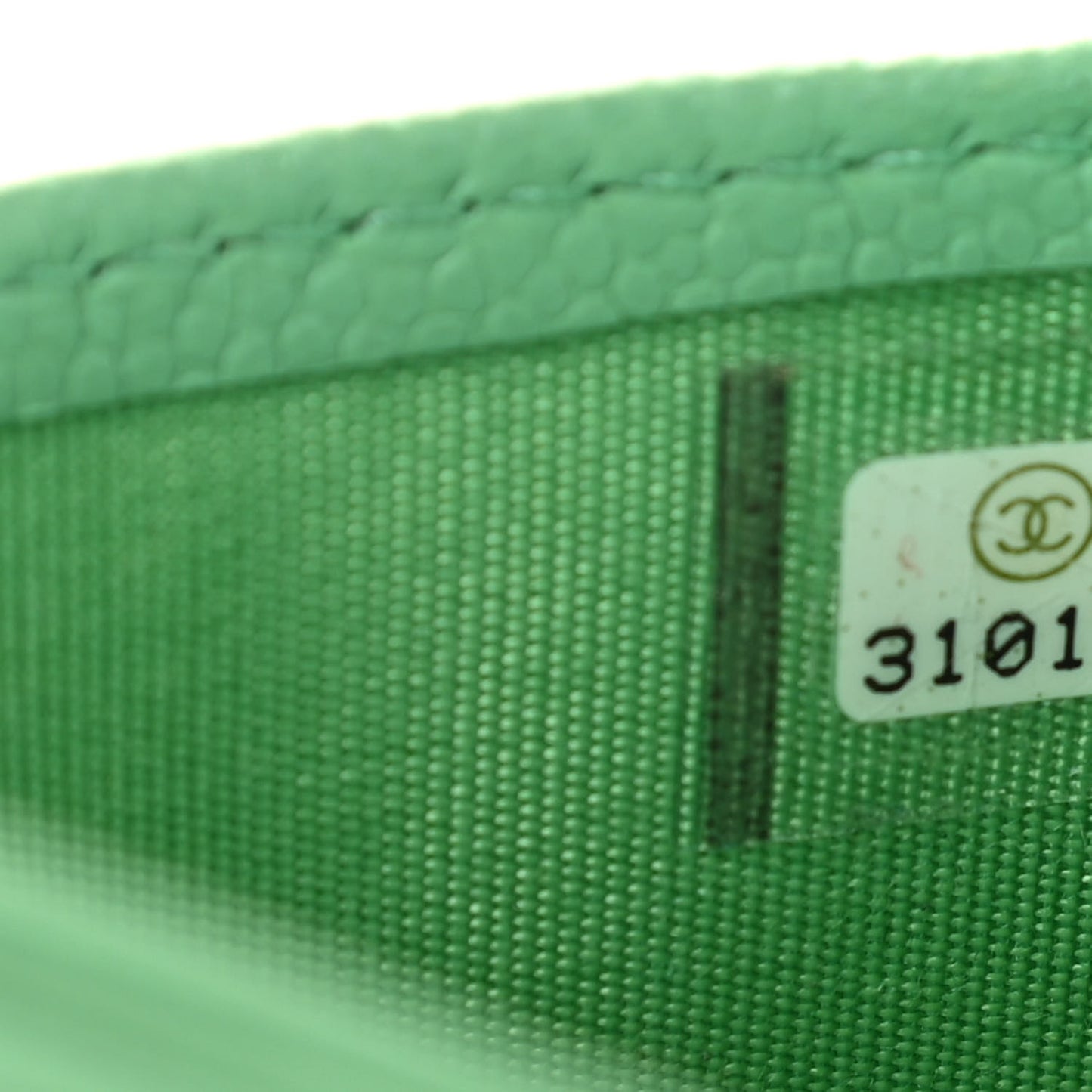 Caviar Quilted Card Holder Green