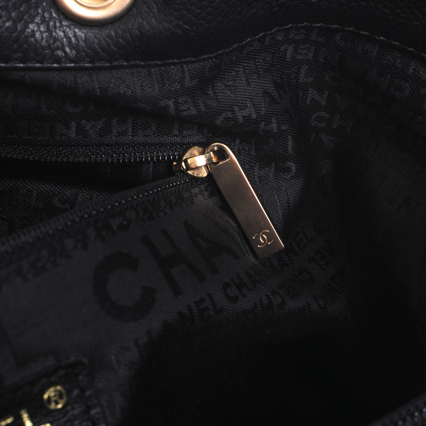 Caviar CC Handbag Black