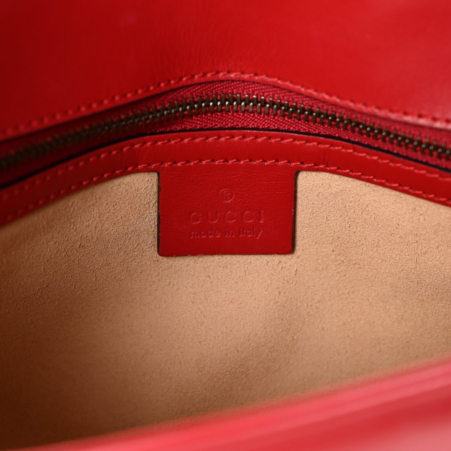 Calfskin Matelasse Small GG Marmont Shoulder Bag Hibiscus Red