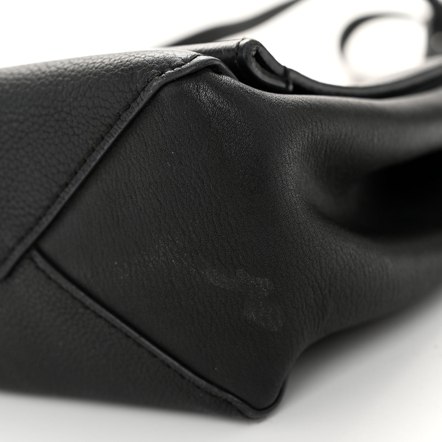 Calfskin Lockme II Chain Bag BB Black