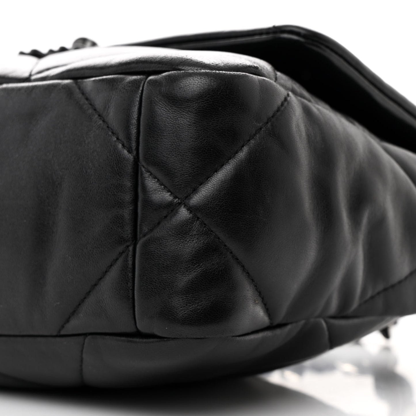 Lambskin Quilted Medium Chanel 19 Flap So Black