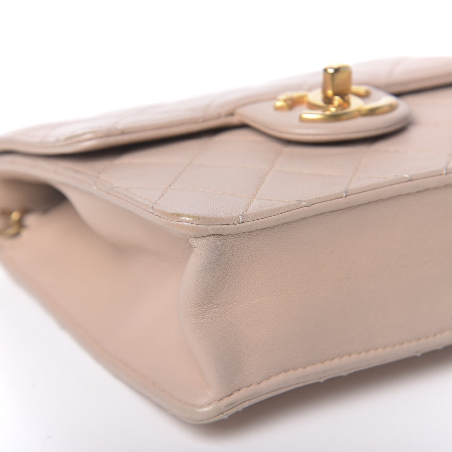 Lambskin Quilted Chic Pearls Flap Beige