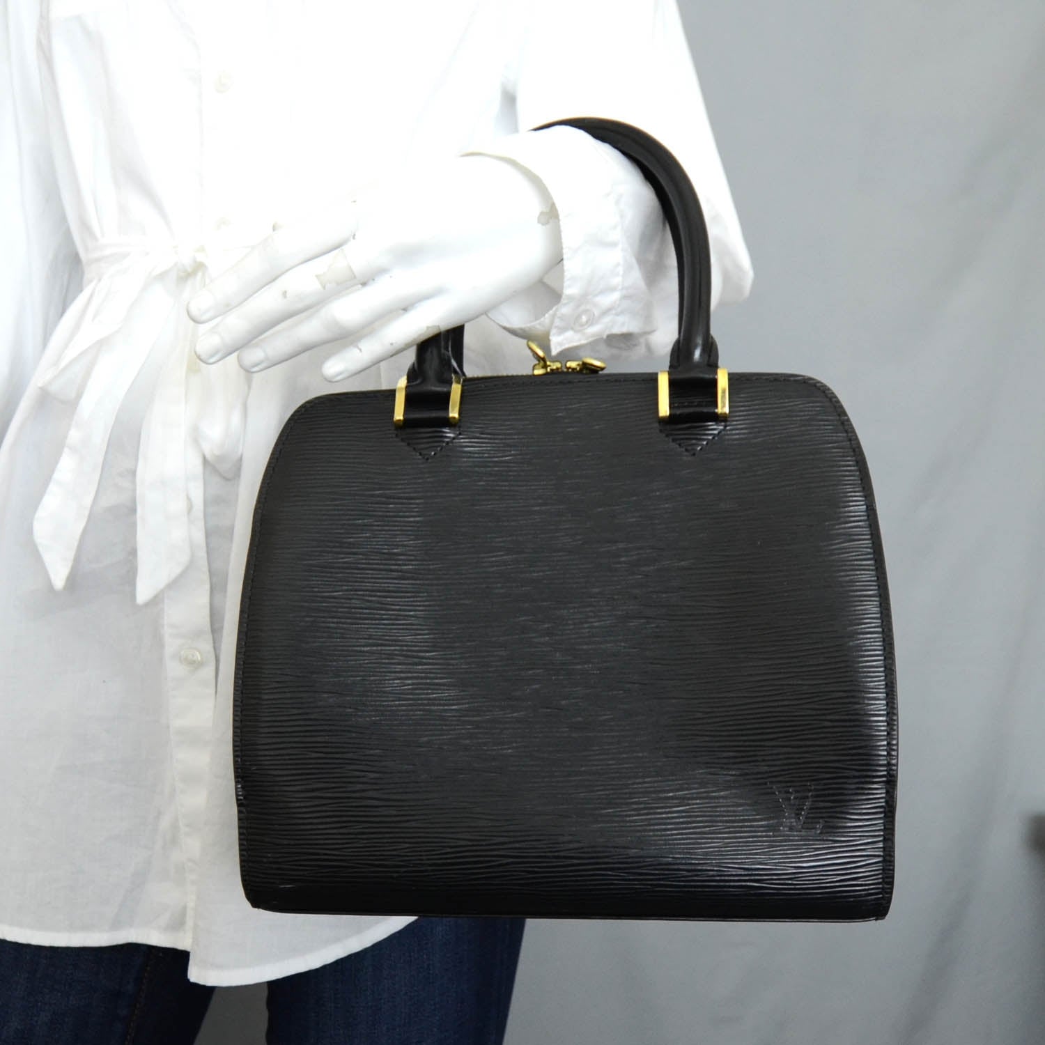 Louis Vuitton Epi Pont-Neuf Black 2 of 9