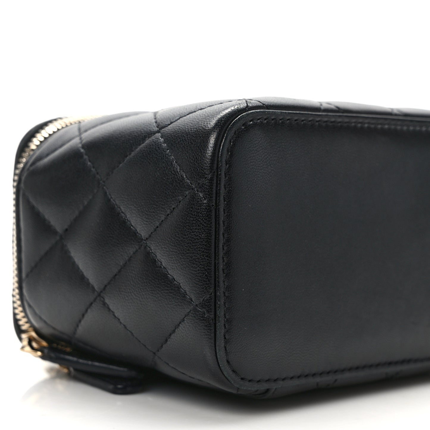 Lambskin Quilted Small Top Handle Vanity Case With Chain Black