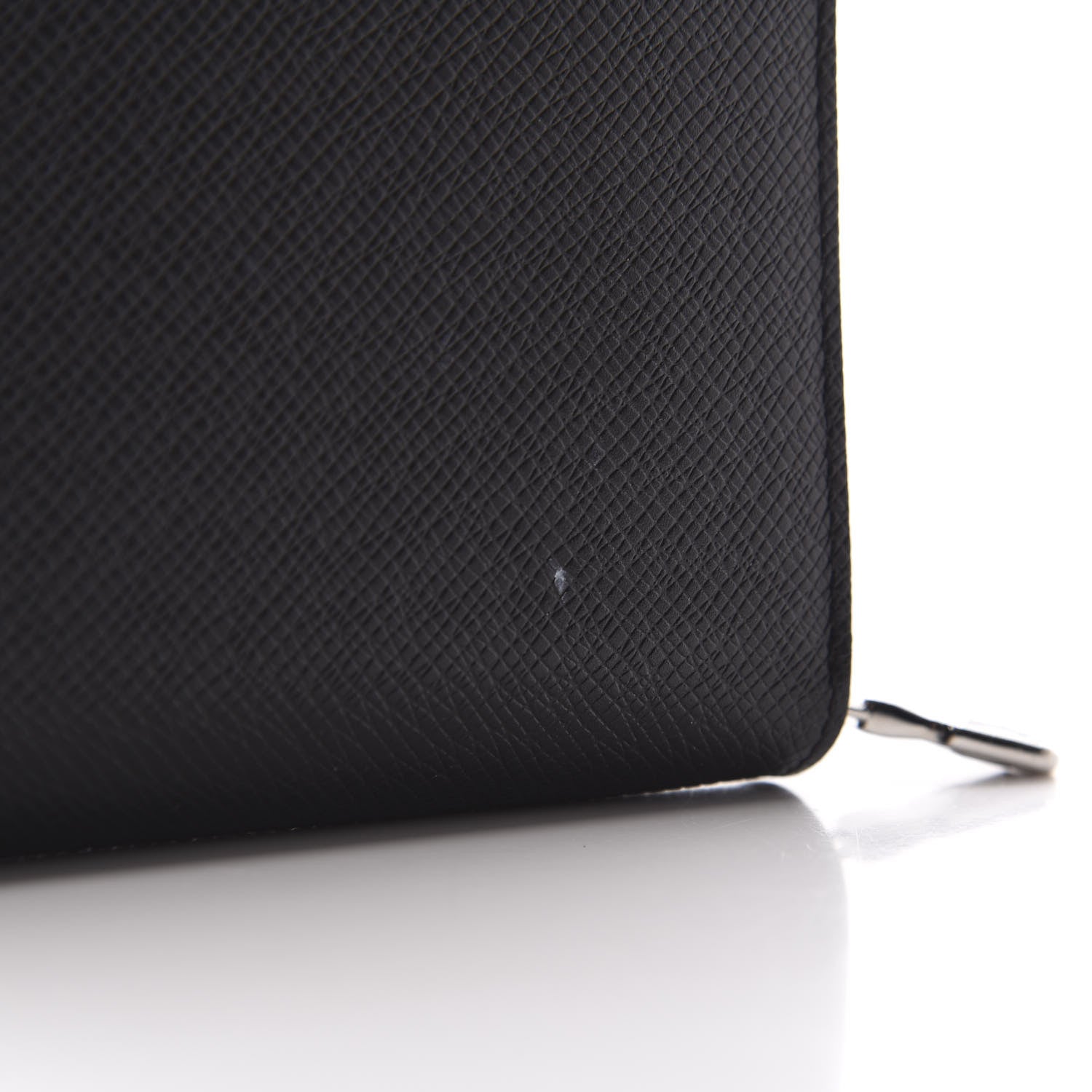 Louis Vuitton Taiga Zippy Organizer Wallet Black 9 of 9