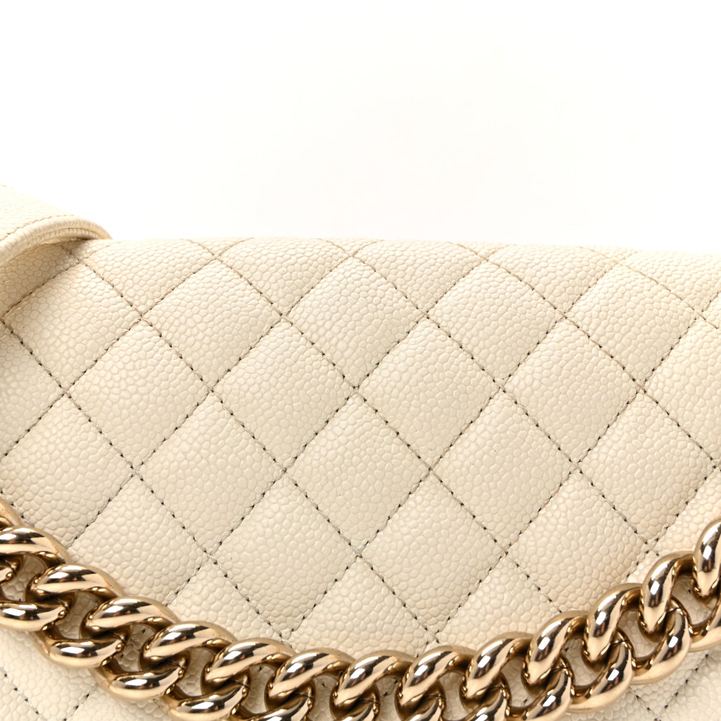 Caviar Quilted Medium Boy Flap White