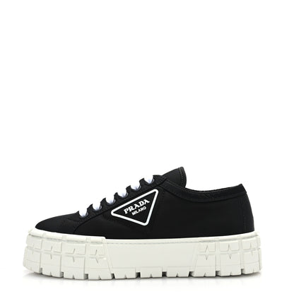 Prada Re-Nylon Gabardine Triangle Logo Double Wheel 50mm Sneakers 39.5 Black 1 of 7