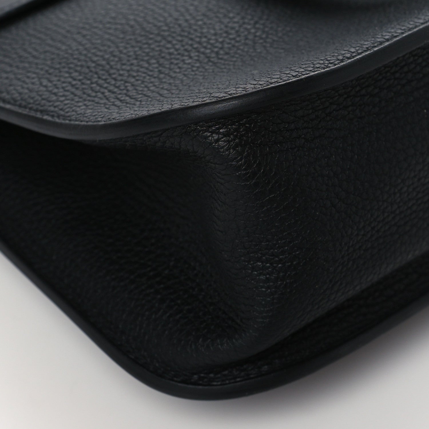 Hermes Taurillon Clemence Halzan 31 GM Black 9 of 10