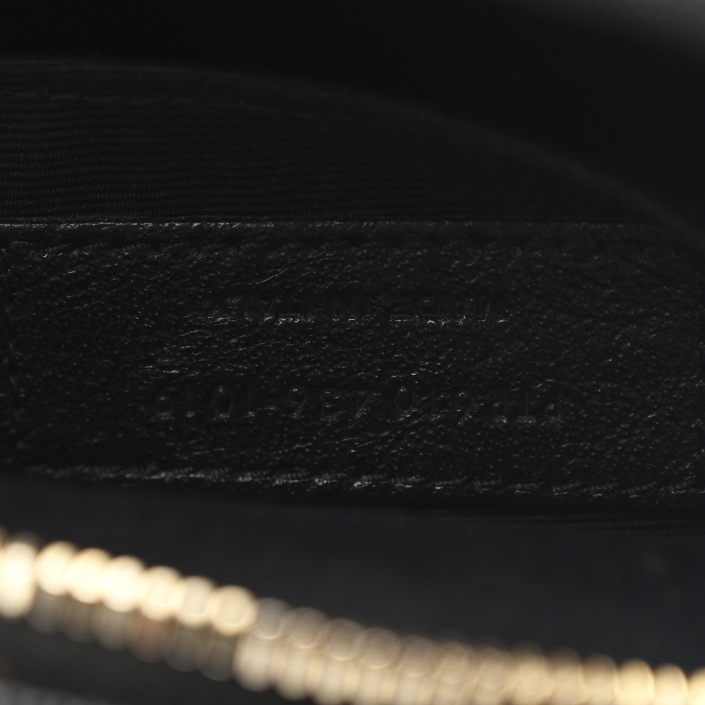 Grain De Poudre Matelasse Chevron Quilted Round Vinyle Camera Bag Black