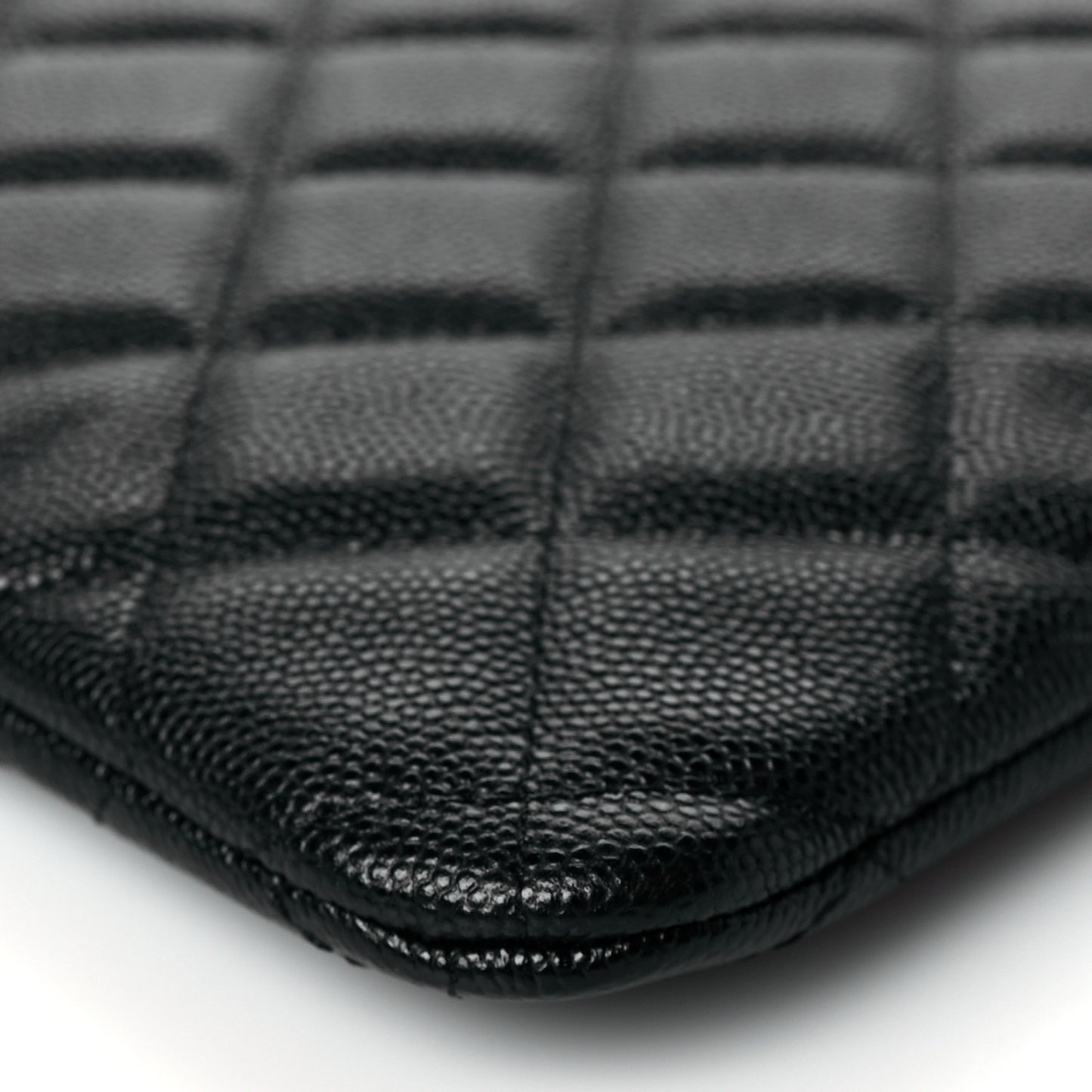 Caviar Quilted Medium Cosmetic Case Black