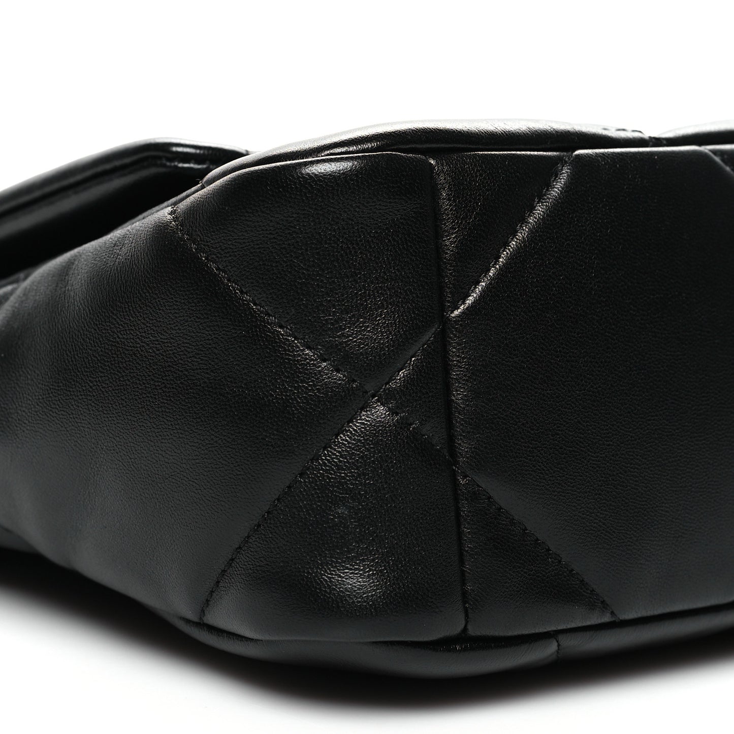 Lambskin Quilted Medium Chanel 19 Flap So Black