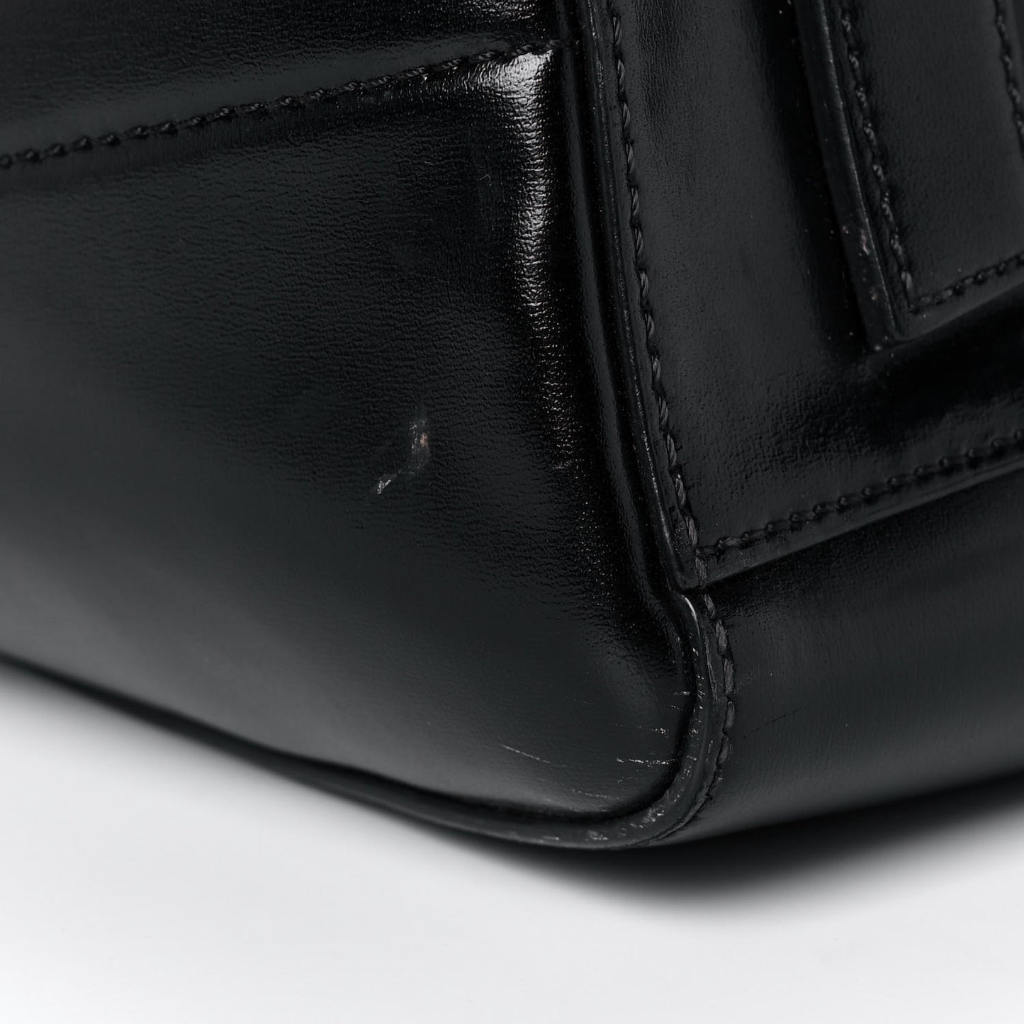 Shiny Lord Calfskin Small Antigona Black