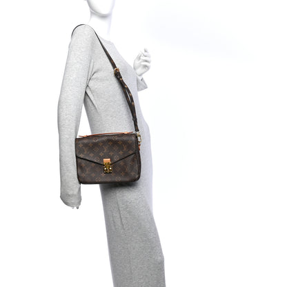 Louis Vuitton Monogram Pochette Metis 2 of 11