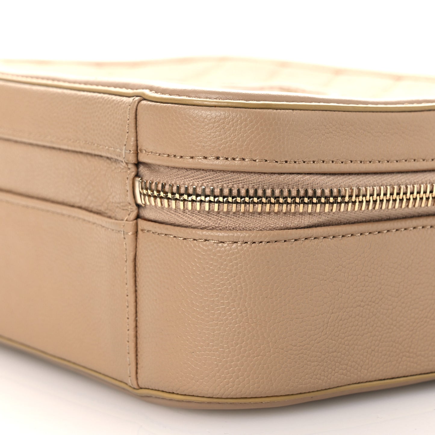 Caviar Quilted Medium CC Filigree Vanity Case Beige Beige