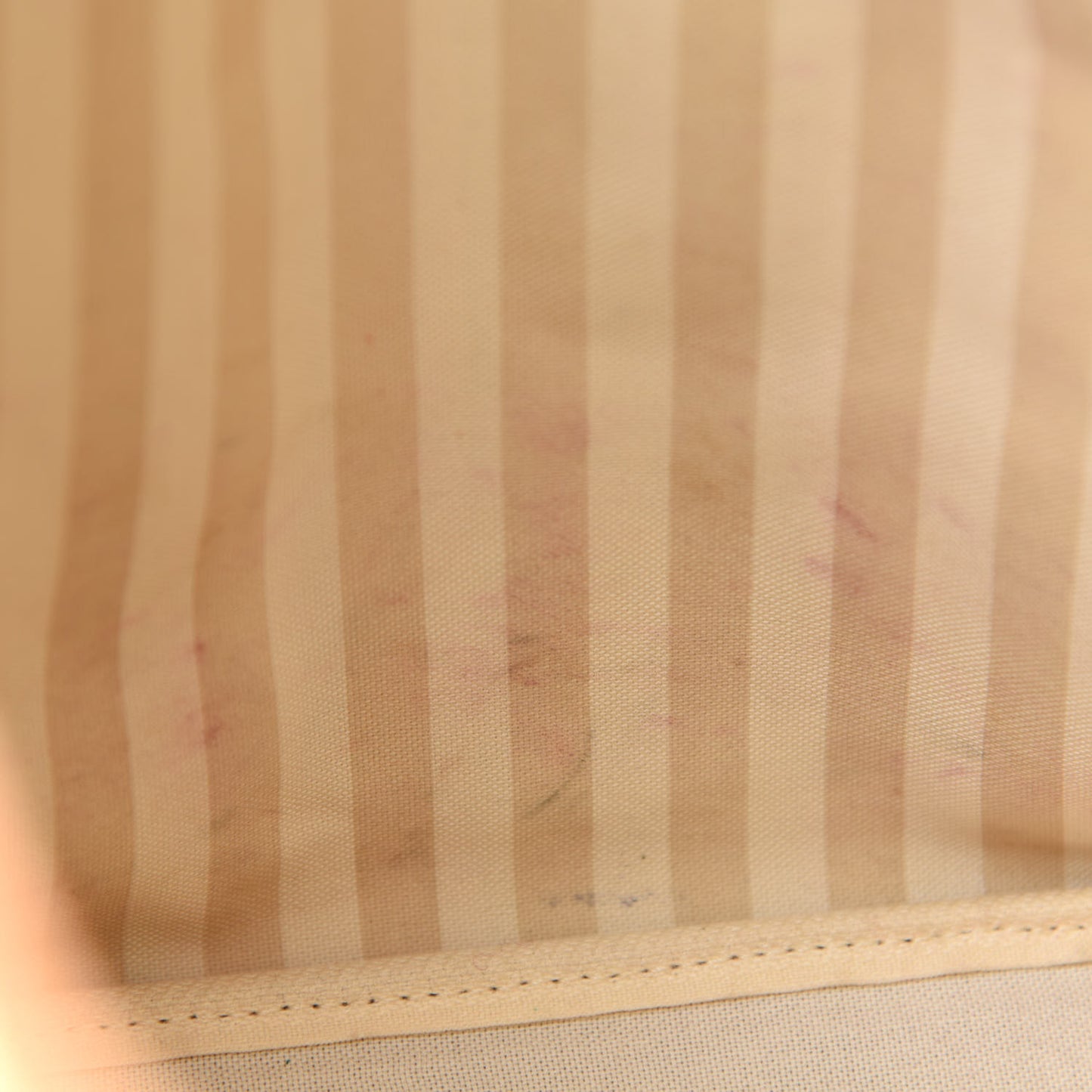 Monogram Rayures Petit Noe