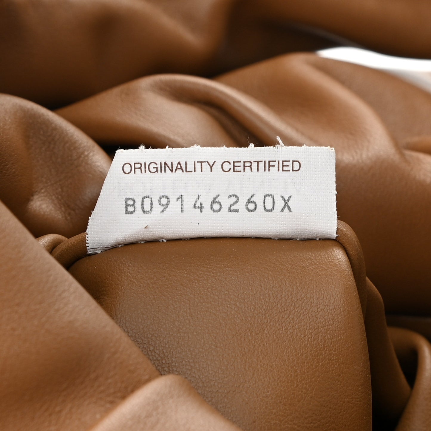 Smooth Butter Calfskin Small The Shoulder Pouch Cammello