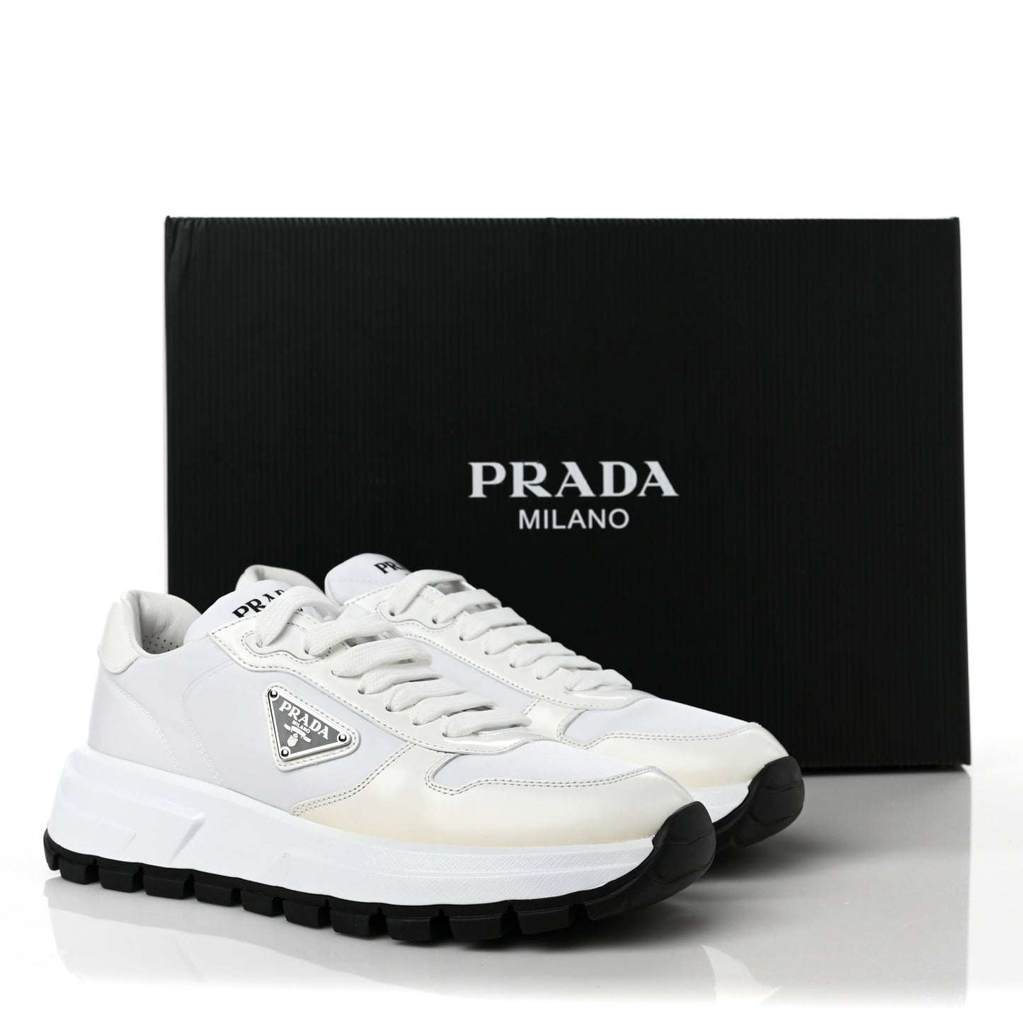 Re-Nylon Spazzolato Metal Triangle Logo Womens Prax 01 45mm Sneakers 39 White Black
