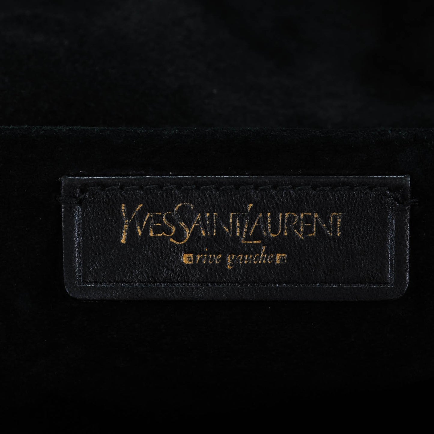 Calfskin Medium Downtown Black