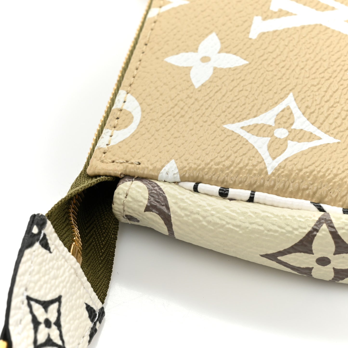 Monogram Giant Micro Pochette Accessories Kaki White