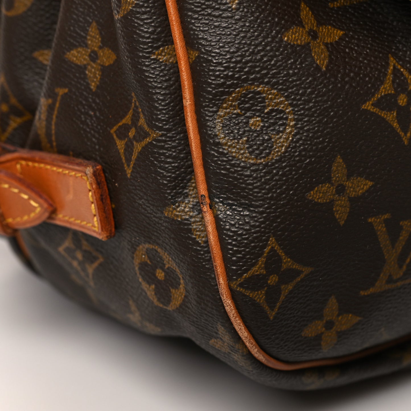 Monogram Saumur 35