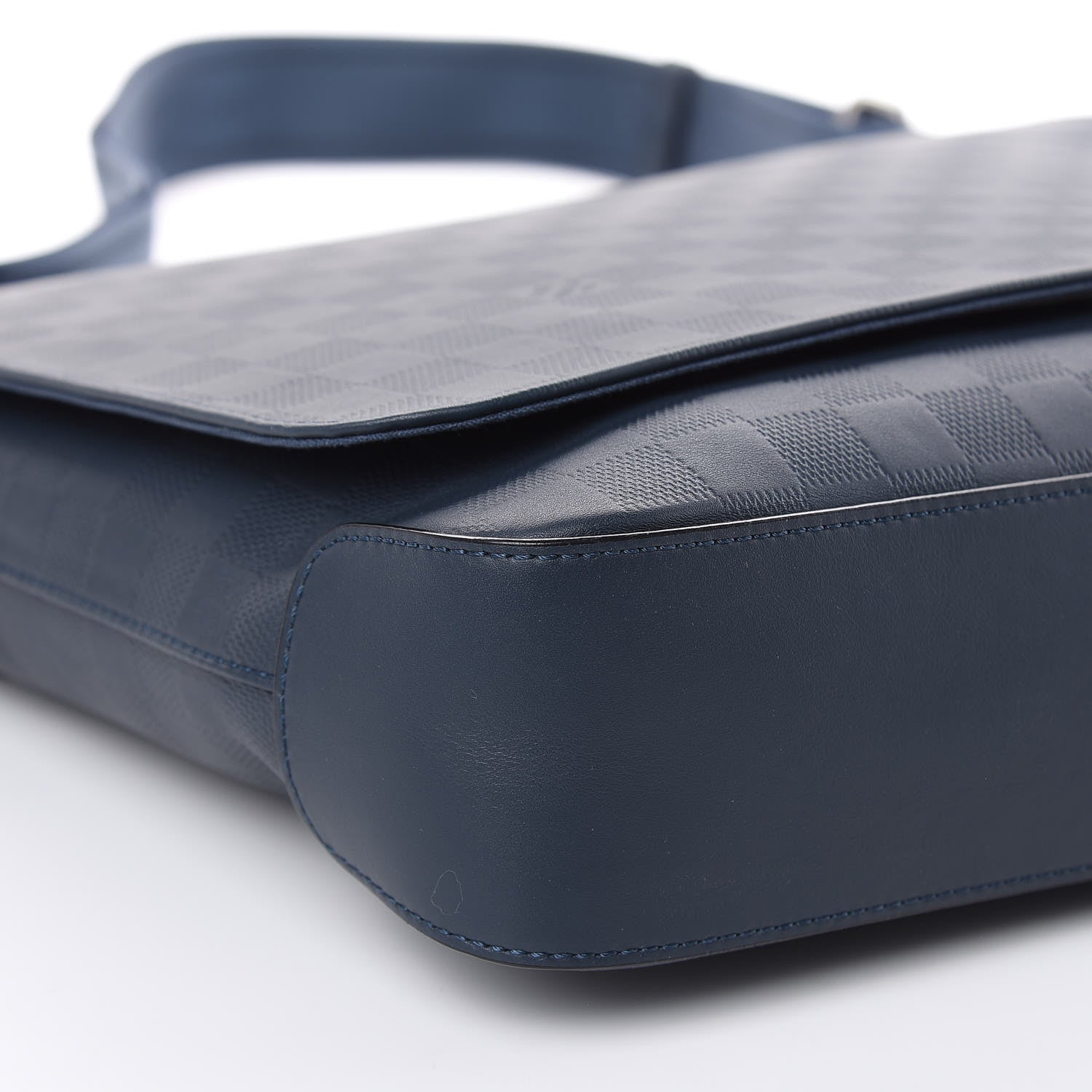 Louis Vuitton Damier Infini District MM Cosmos 8 of 10
