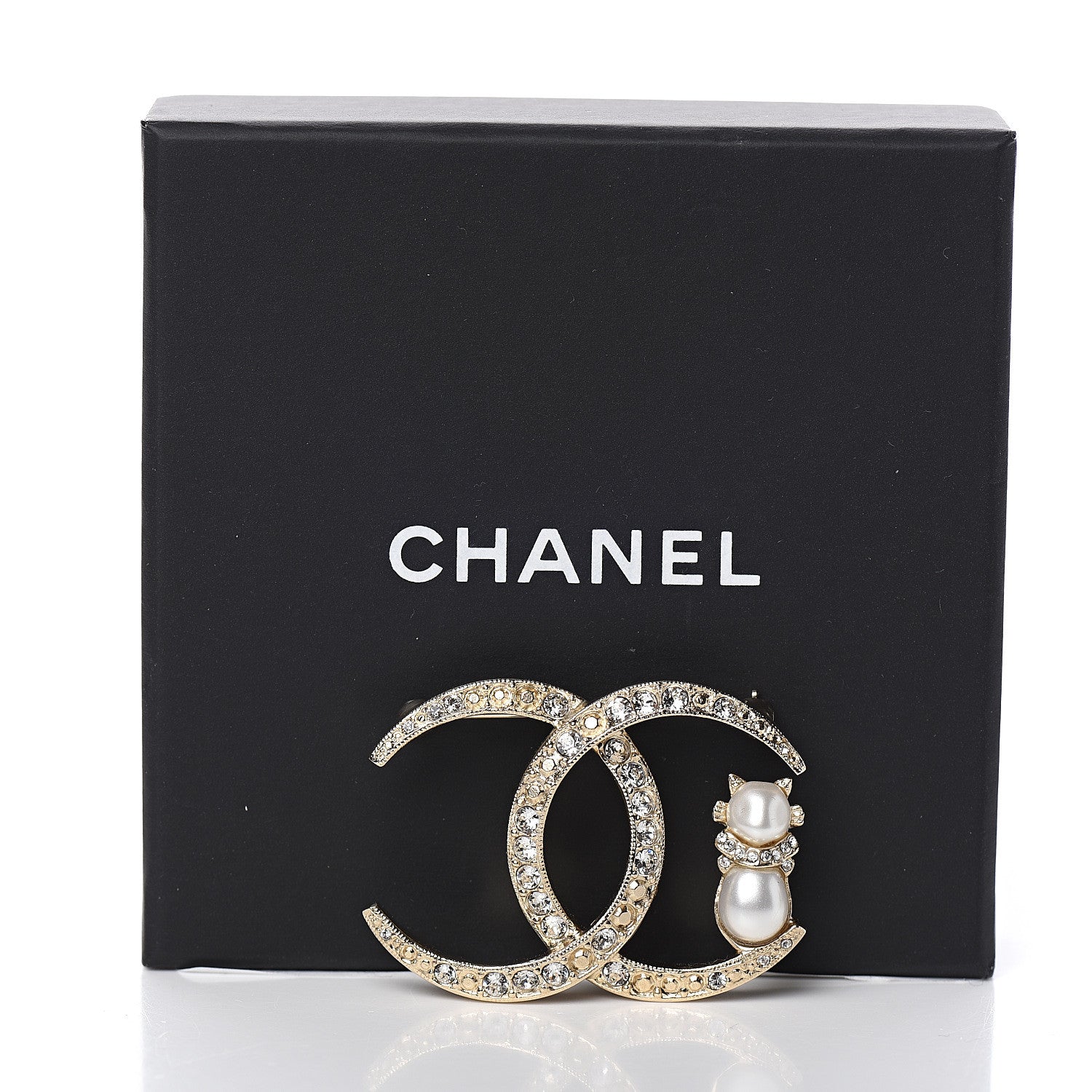 Chanel Pearl Crystal CC Brooch Gold 4 of 4