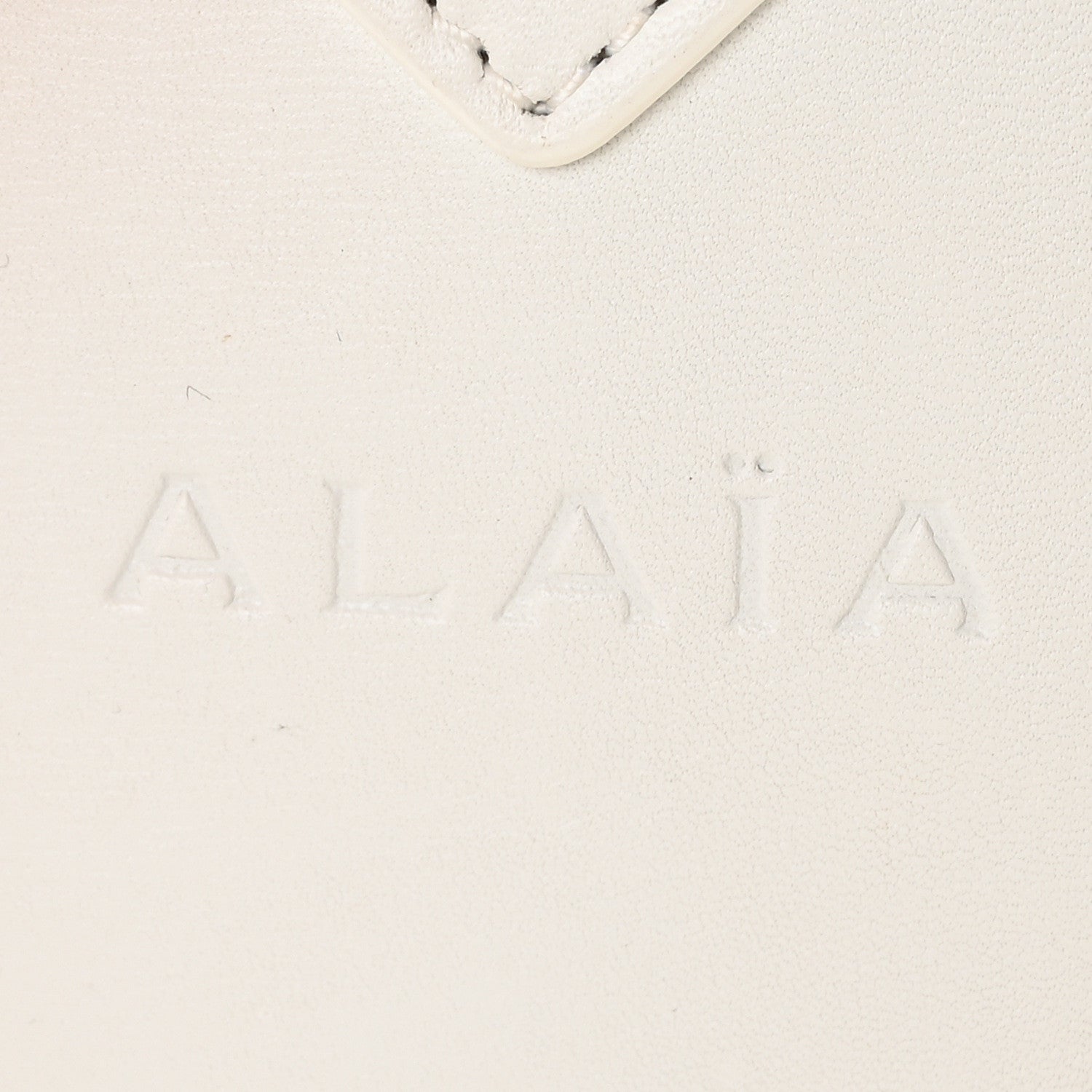 Alaia Lux Calfskin Vienne Rose-Marie 19 Bag White 7 of 10